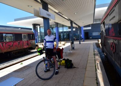 Portugal, Aufbruch und Km 0 am Bahnhof von Lagos, Algarve